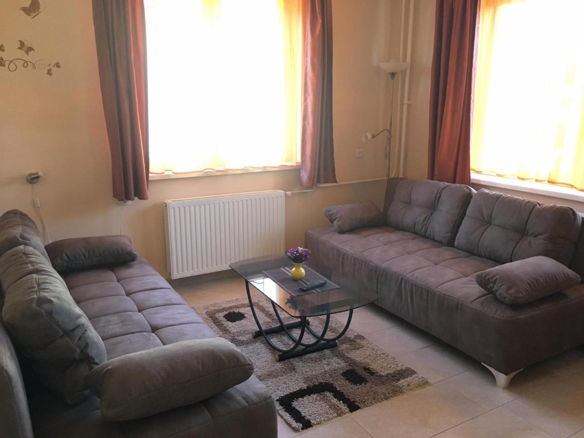 Adel Apartman Sárvár Екстериор снимка
