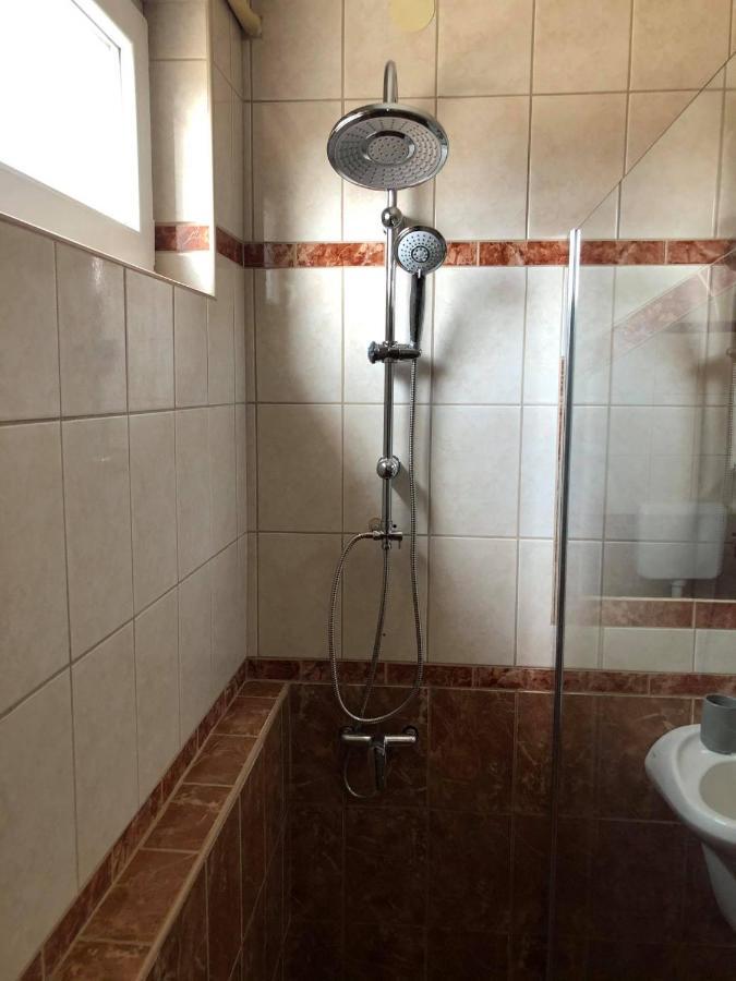 Adel Apartman Sárvár Екстериор снимка