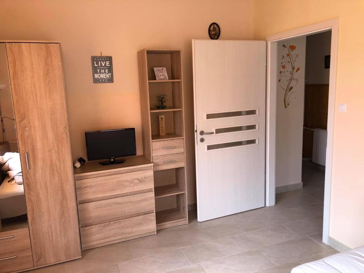 Adel Apartman Sárvár Екстериор снимка