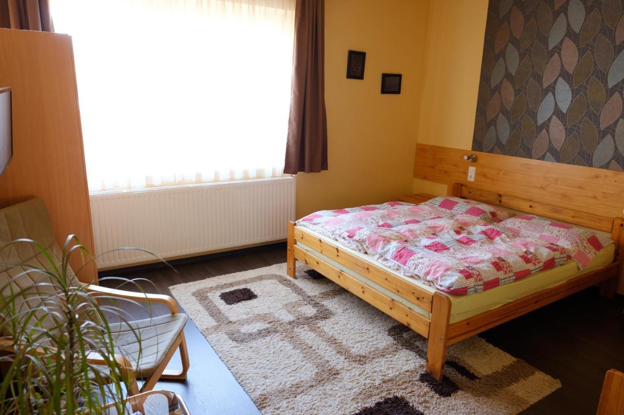 Adel Apartman Sárvár Екстериор снимка
