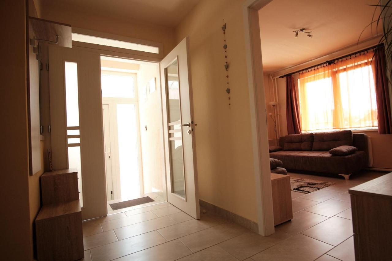 Adel Apartman Sárvár Екстериор снимка